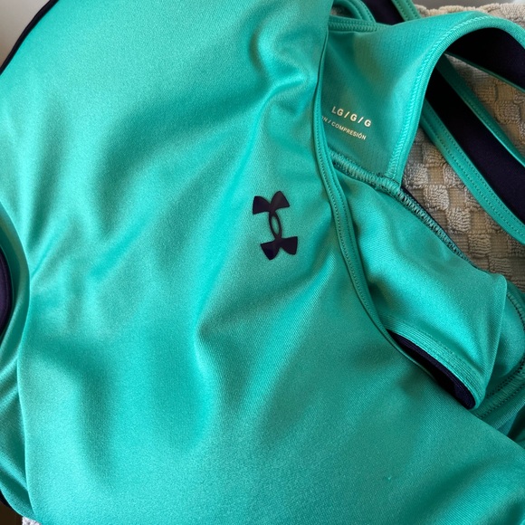 Under Armour set - Picture 3 of 4